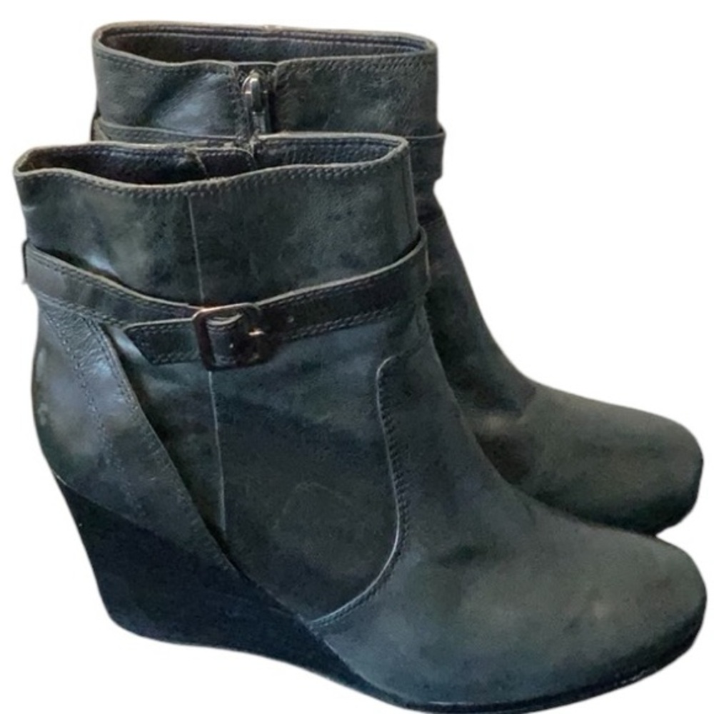 50 Kenneth Cole Reaction, Flirt Much? Wedge booties, 10M